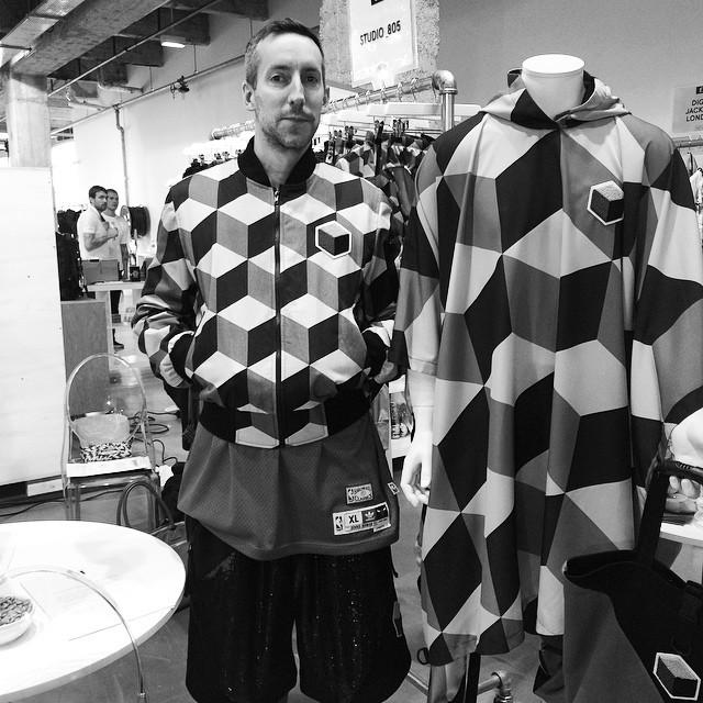 NOTJUSTALABEL's tweet photo. #NJALman @studio_805 graphic lines and enlarged print #NJALtravels #Sarashops http://t.co/1odMVh4gZG http://t.co/gEQ2fWVj8p