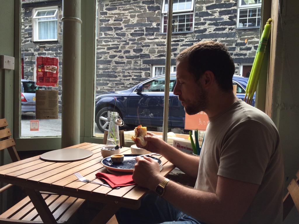 AndyandAdams's tweet image. First ultimate bacon and egg sandwich served!!
