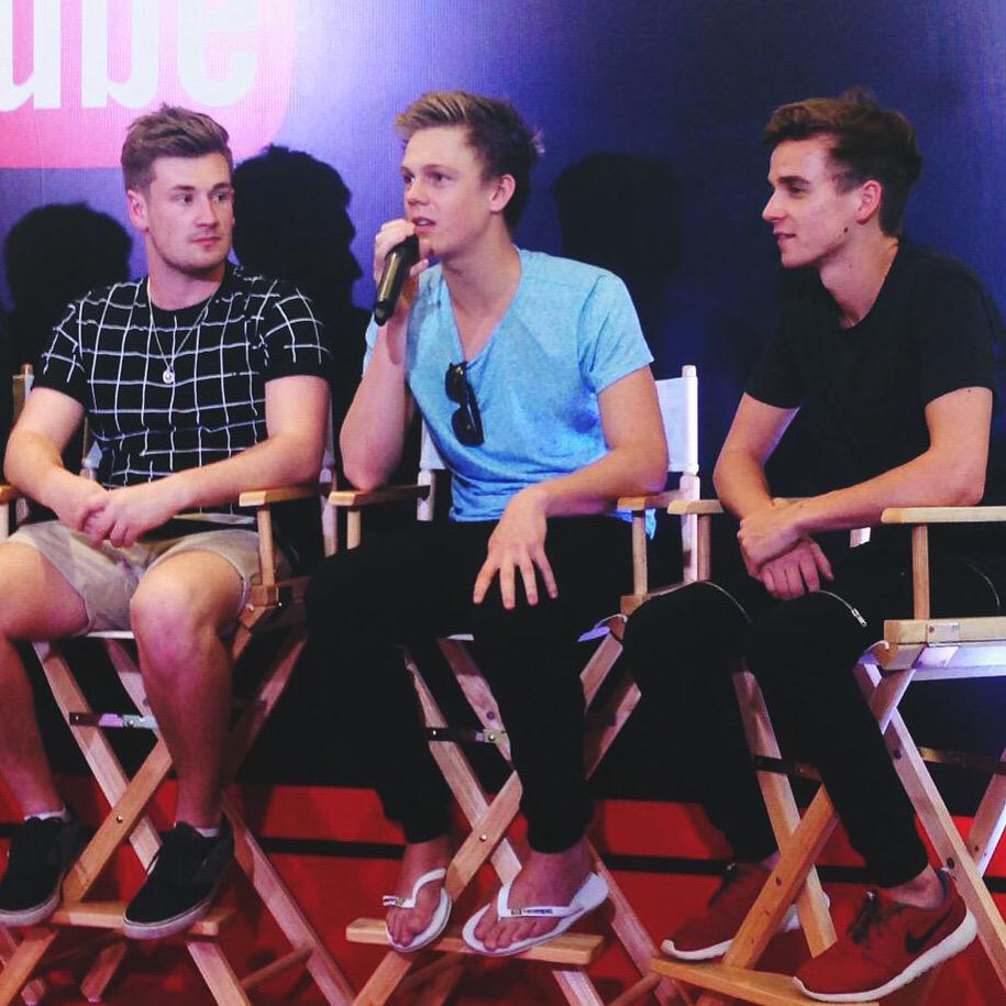 Caspar_Lee tweet picture