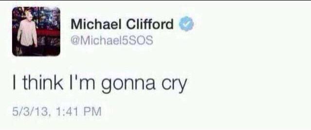 5sose31d's tweet image. Me because it's been a year since 5sos released their album #1yearof5SOSalbum