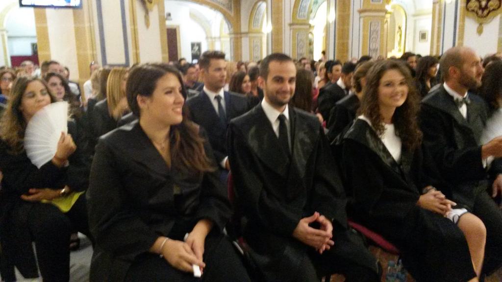 UCAM's tweet photo. Comienza el Acto de Graduación del grupo DE de la IV promoción de @Enfermeria de la UCAM http://t.co/LrrPSxY4E2