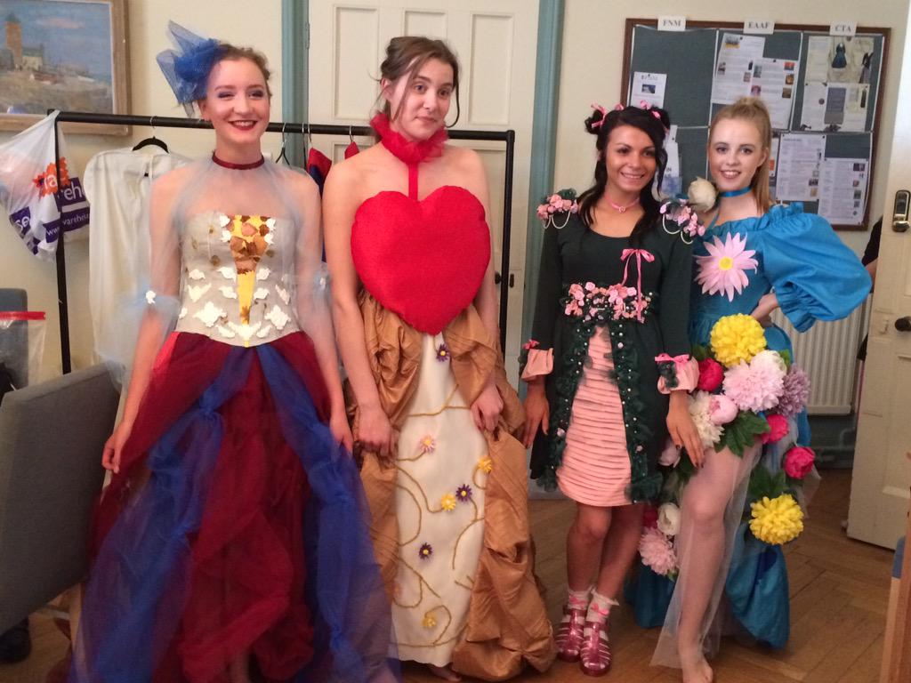 lucyhopelucy's tweet photo. #koonscollab @YN_AF amazing rococo Koons couture @NorwichCastle http://t.co/EJVZyRO79Q