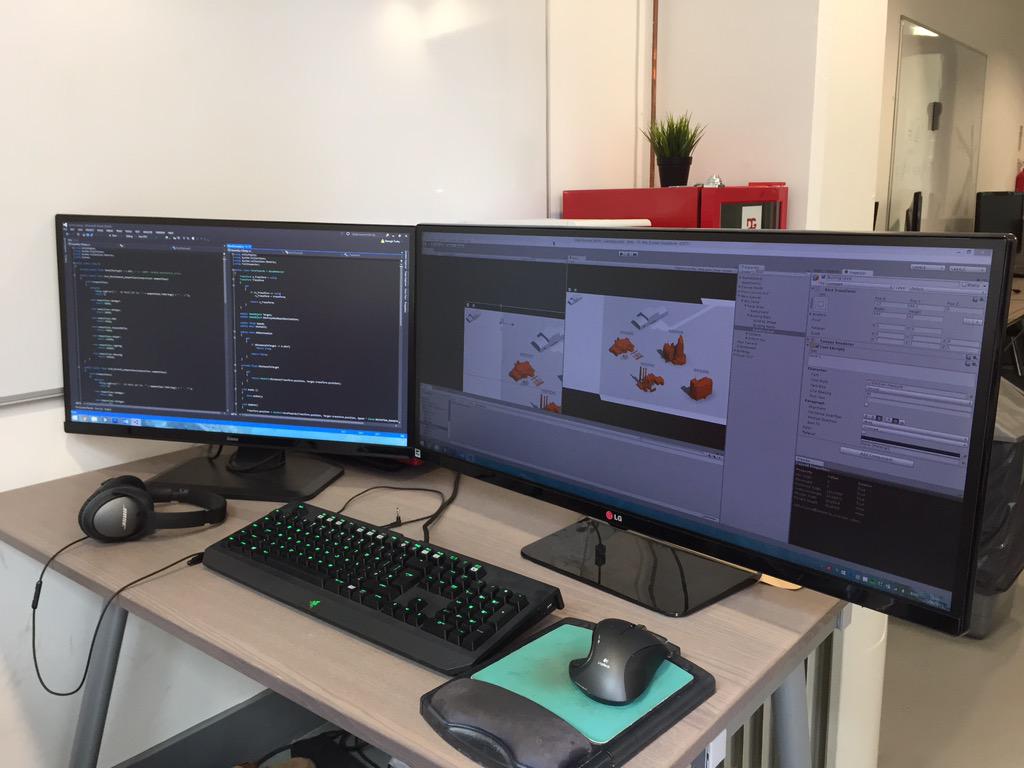 defiant_games's tweet photo. 27" widescreen + 34" ultra-widescreen = rather productive Saturday :-) http://t.co/hlGJbaLQ3F