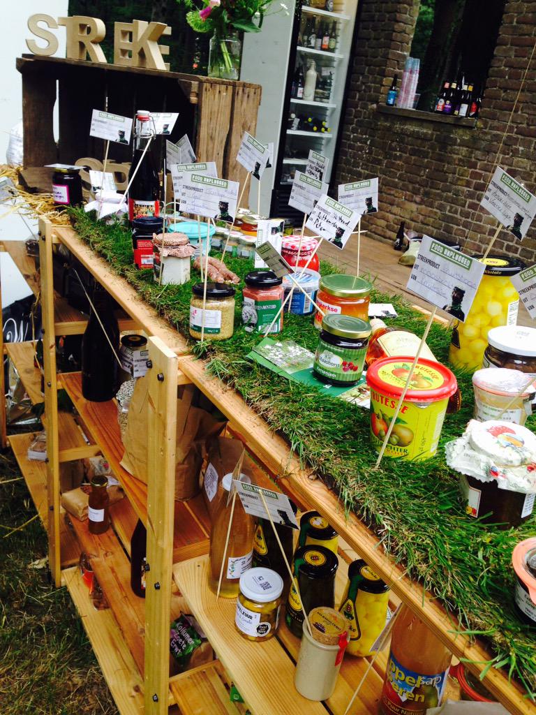 foodinspiration's tweet photo. Hulde voor onze @Creativechefnl Jasper. Topprestatie koken met streekproducten. #foodunplugged http://t.co/2T6vNgcLIb