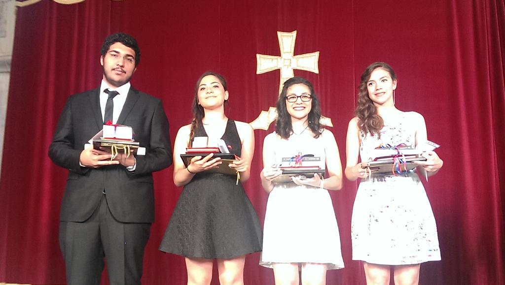 Okulumuzun başarılı ilk dört öğrencisi