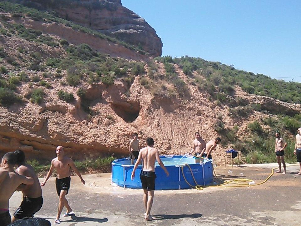 InterAlcorisa's tweet photo. A la piscina!!!! #Interpeñas #Alcorisa http://t.co/CiNoL15yWQ