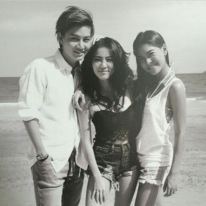 dontworrybehaha's tweet photo. ขึ้นชื่อว่า "แฟนเพื่อน" ก็ไม่ควรแรดไปอ่อย
ขึ้นชื่อว่า "เพื่อนแฟน" ก็ไม่ควรหน้าม่อไปเอา #ClubFridayTheSeries6 http://t.co/YY68lymrfy