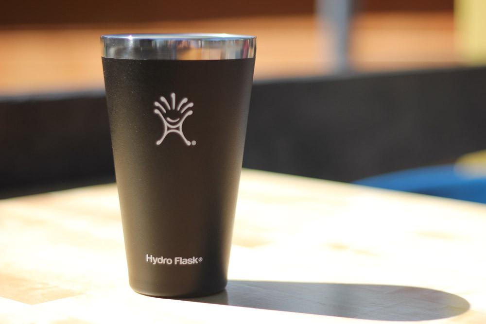 TheGearJunkie's tweet photo. Keep you libations cold and your hands warm http://t.co/ZBLzfTDJQ6 #TruePints from @hydroflask http://t.co/186Ap6QSOn