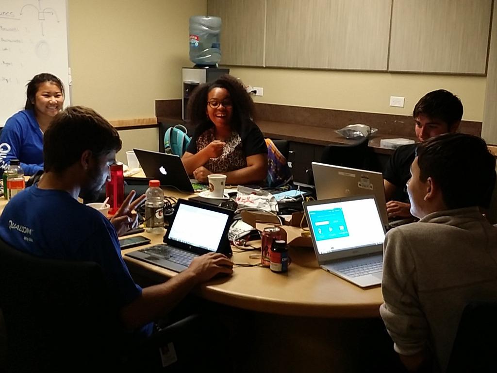 HackMobileHQ's tweet image. A group of hackers from our regional offices are keeping it POSITIVE and ENERGETIC. #HackMobile #Day2