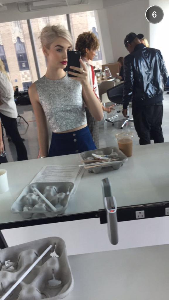 alexfenides's tweet photo. @HXRANBIEBS @zoelmblt elle aussi elle a 15 ans #makeupbymandy24 #amandasteele http://t.co/OUuptTslxw