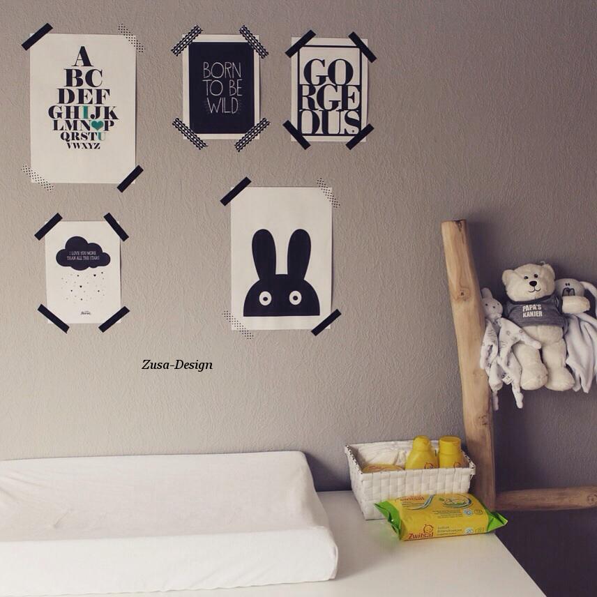 Hang foto's of posters eens anders op! Kijk gauw opwww.zusa-design.nl #diy #foto #poster #washitape #washi #tape
