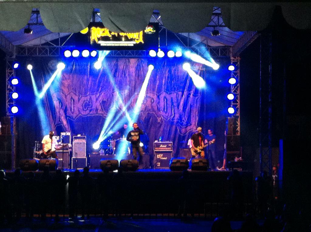 <a href="/Gommora_HC/">Gommora</a> on stage now! Come and join us at Parkir Barat Gor Ngurah Rai Denpasar #RnG5