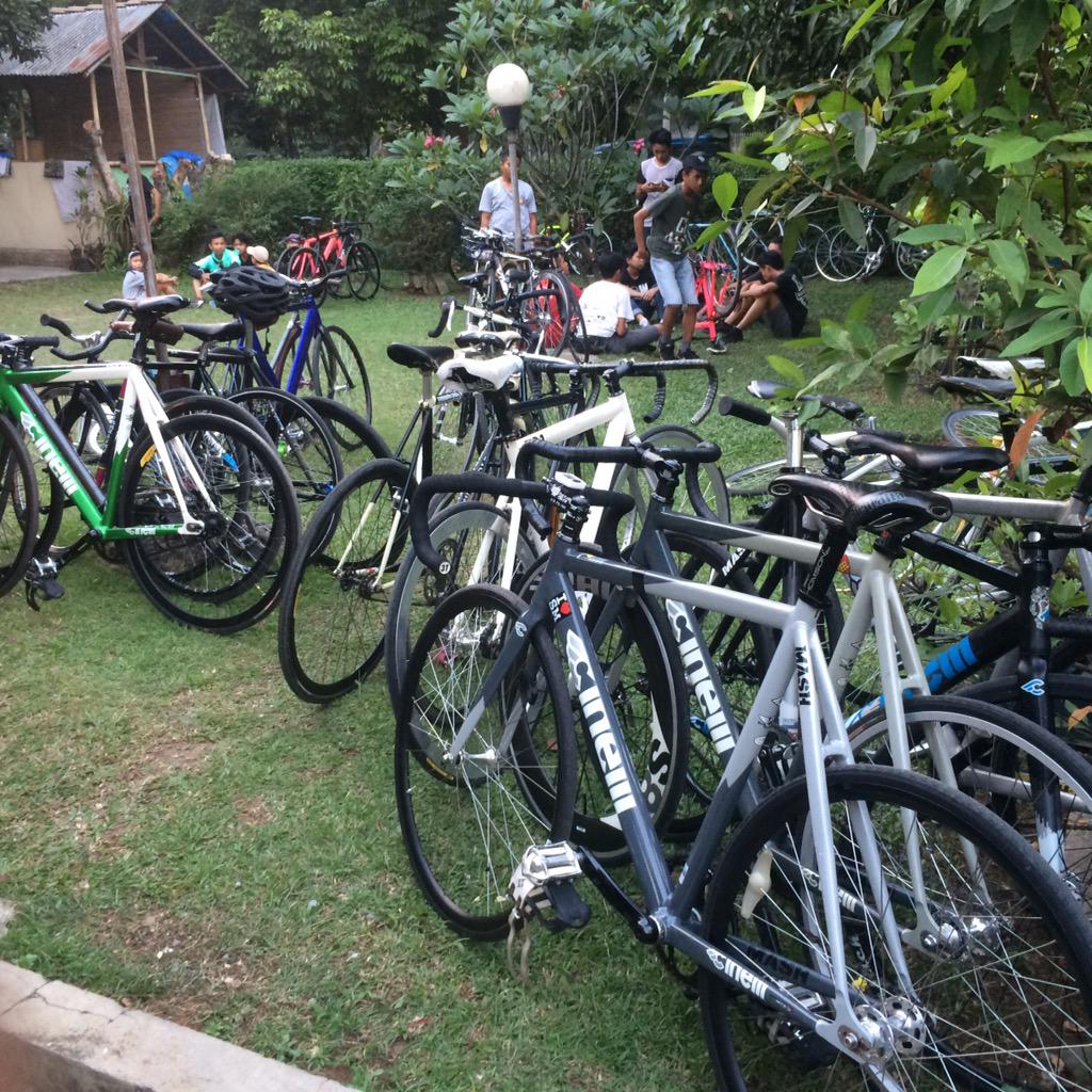 Kebersamaan buka bersama, Bogorfixedfaction and Friends #fixedgear #partneronpedal ☺️