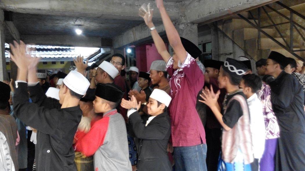 Campur baur antara panitia dan penghuni panti :D Senangnya main bareng ^^ NGAMAT