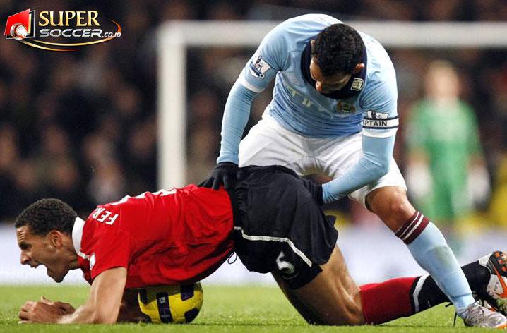 my_supersoccer's tweet photo. Oke, kita akan bahas kelakuan2 yang "nge-gini-in" pemain lawan. 

#SemuaGaraGaraJara http://t.co/Mhx5oHRmZP