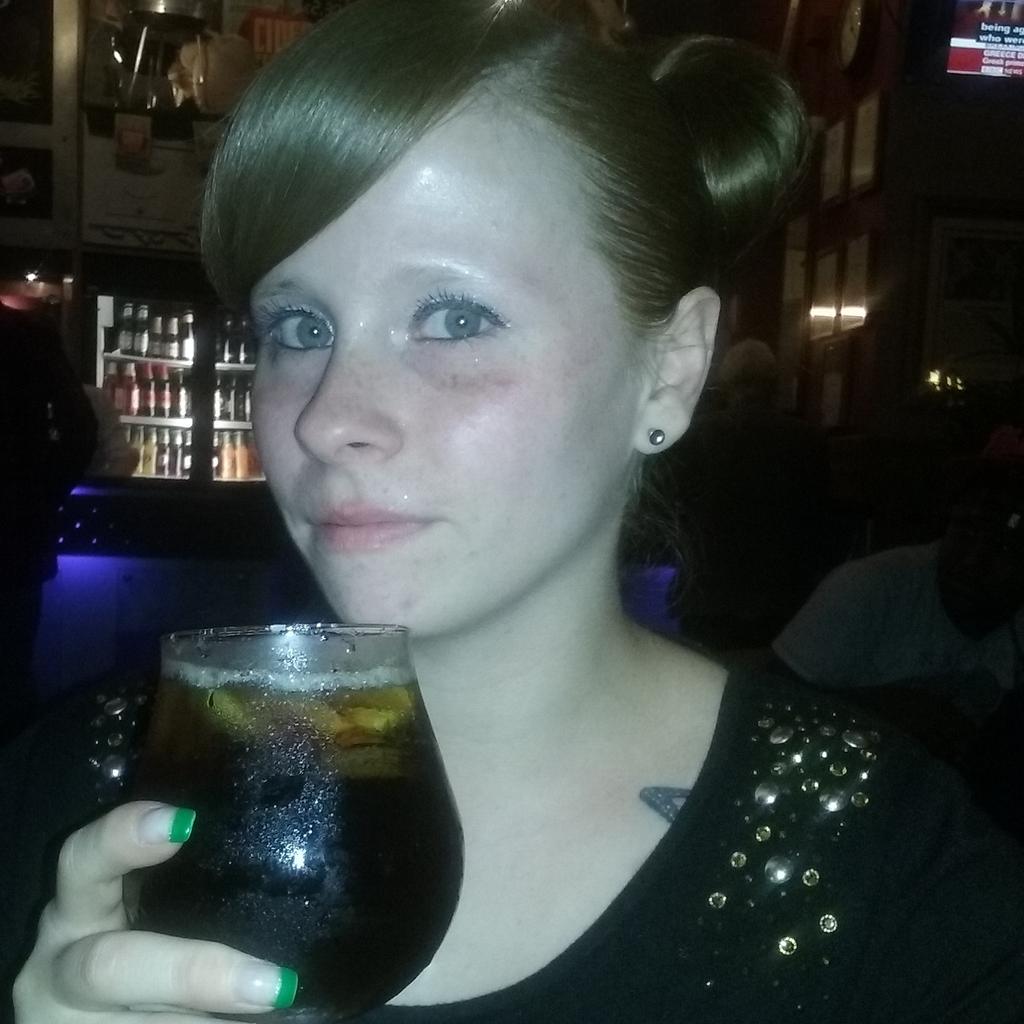 kellied96's tweet photo. My 24th b-days yesterday :) http://t.co/uwVcJtM8q4
