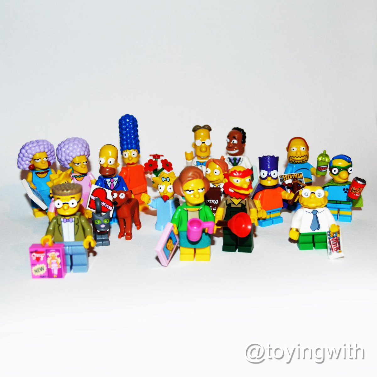 ToyingWith's tweet photo. PLEASE HELP!!! I need 180 likes for my girlfriend to buy me The Simpsons Lego House. @LEGO_Group @TheSimpsons #lego http://t.co/oBzZWJVG0l