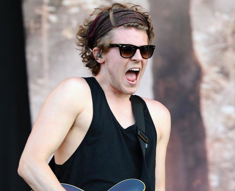 Happy 25th Birthday Joel Peat!! Have a great day  