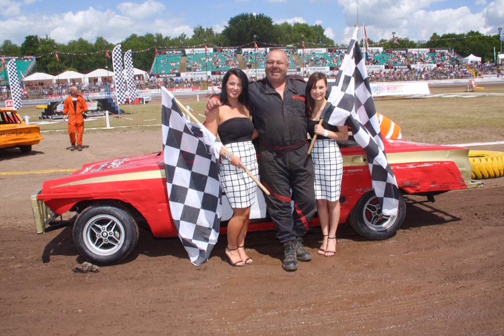 Gordon Coull #510 Historic Stock Cars winner with a great last bend lunge #spedeweekend