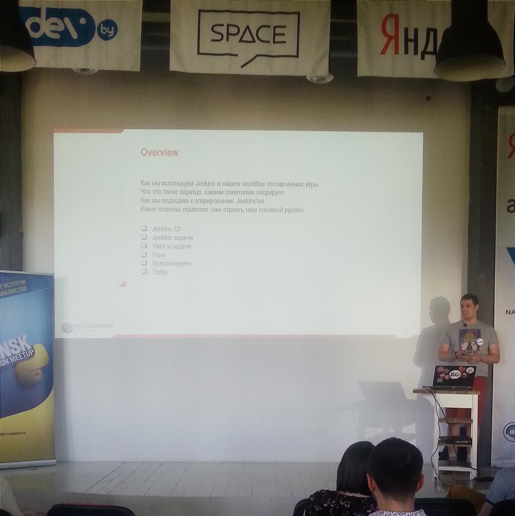 simplykaterinko's tweet image. Саша "Питерский" из #wargamingspb рассказывает про эпичный world of jenkins на #pythonminsk #pythonmeetup #python