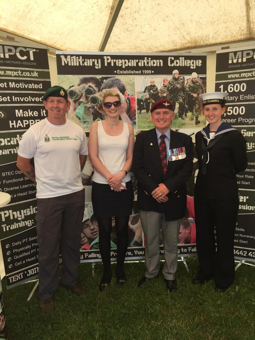 <a href="/HuwLewisMBE/">Huw Lewis</a> @glendaharding @IAMedwards77 the old and the new! #TheFuture