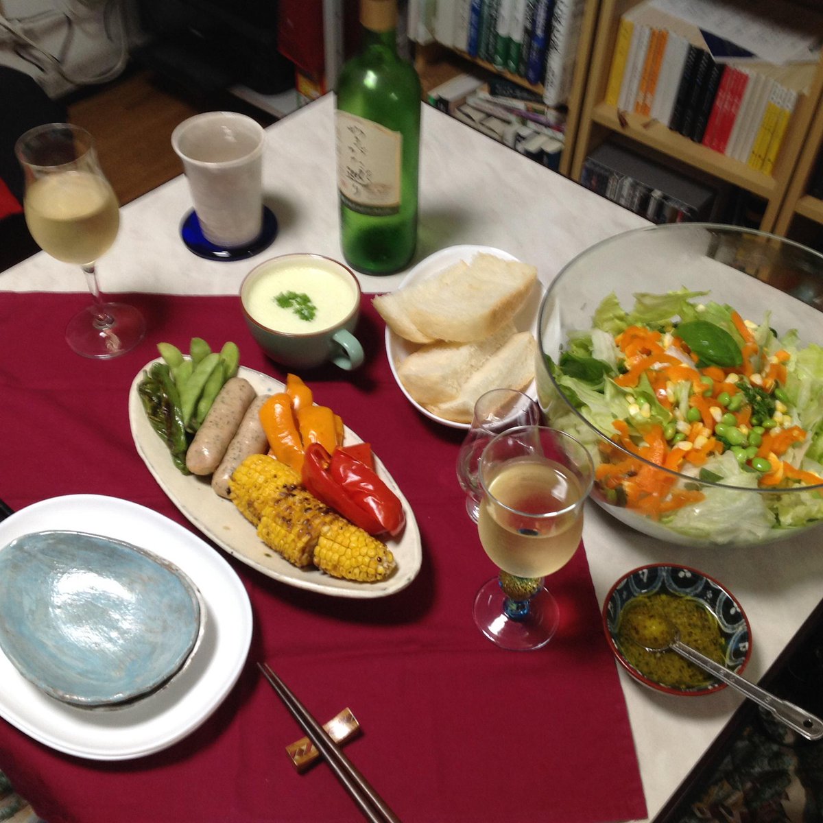 めしー。谷やんから野菜を購入して、ベランダのハーブも使ってディナーです。