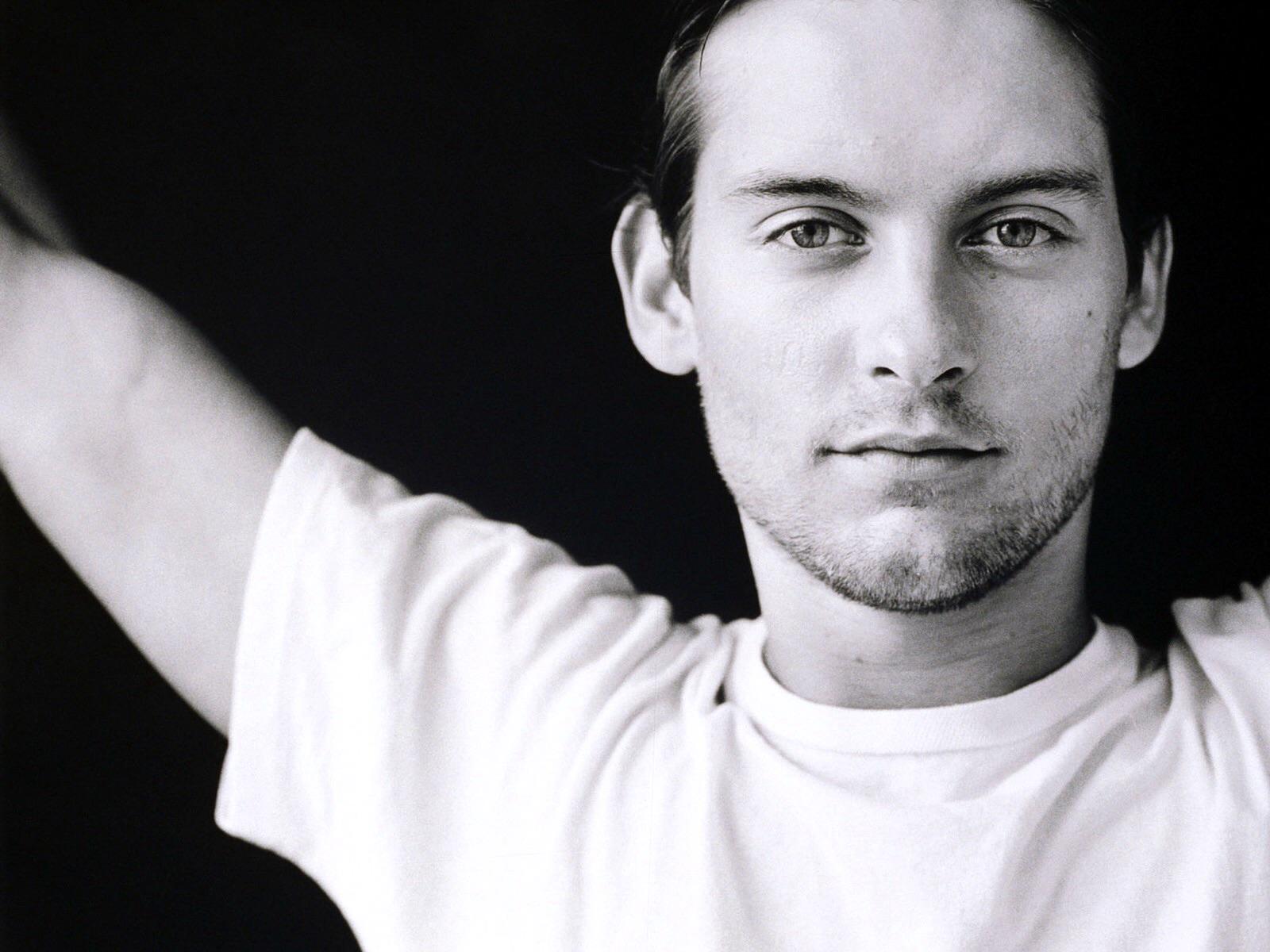 Happy Birthday Tobey Maguire     