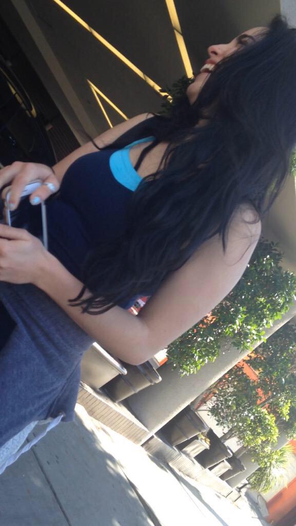monteiromalik's tweet photo. O ato de amar um sorriso sem nunca tê-lo visto pessoalmente. #HappyBirthdayLauren http://t.co/OWa4DAgRwz