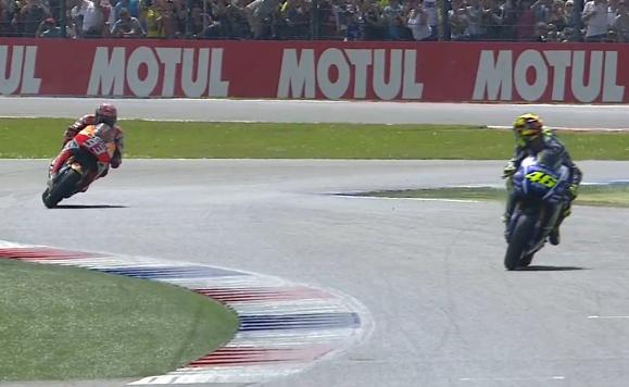 crash_motogp's tweet photo. Contact between Marquez and Rossi in final turn victory showdown at Assen. Rossi wins! #DutchGP #MotoGP http://t.co/aBQHWtbDtV
