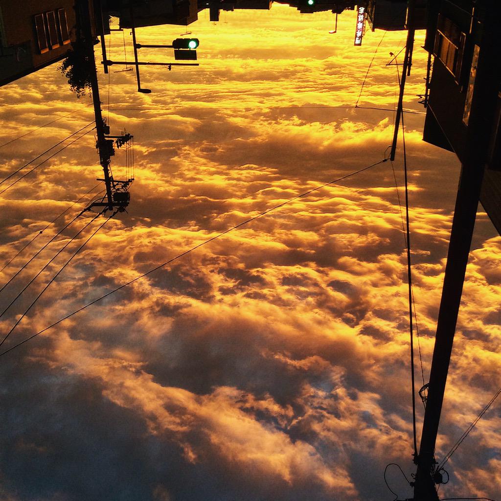 話題の 逆さま夕焼け写真 が超不思議 やってみた人たちのスゴすぎる画像まとめ Togetter 話題の 逆さま夕焼け写真 が超不思議 やってみた人たちのスゴすぎる画像まとめ Togetter