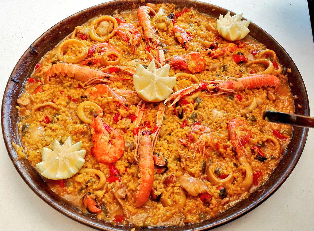HueveraSestao's tweet photo. Buena paella la nuestra 😍😙 #LaHuevera #Caloret #Resaquet http://t.co/yPWeWVMsA4