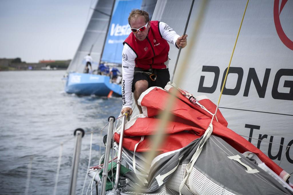 VO65_DONGFENG's tweet photo. Last inport race today for @DongfengRacing. #vor http://t.co/8jsWnAHFZA