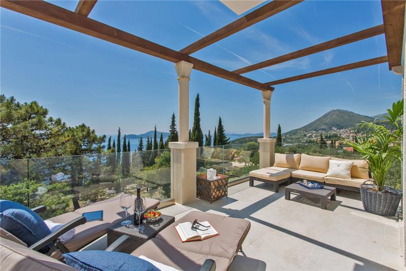 CroatianVillas's tweet photo. NEW! Fabulous large #Villa  with pool near #Dubrovnik #Croatia   #luxurytravel   http://t.co/ZeP8ZdiDSS http://t.co/Vb2wGQYggA