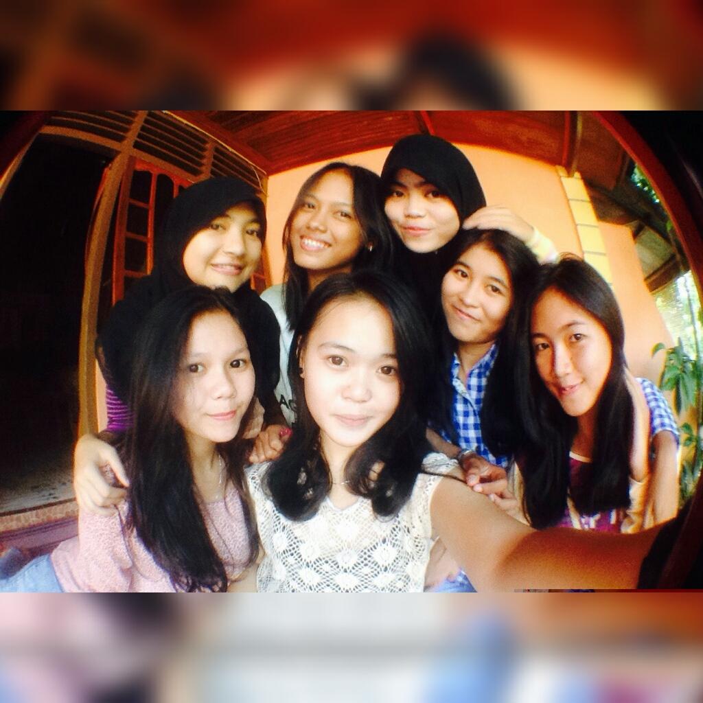 DuniaSempit18's tweet photo. Selamat malam ✌😊 #latepost http://t.co/7HXWSU7NBc