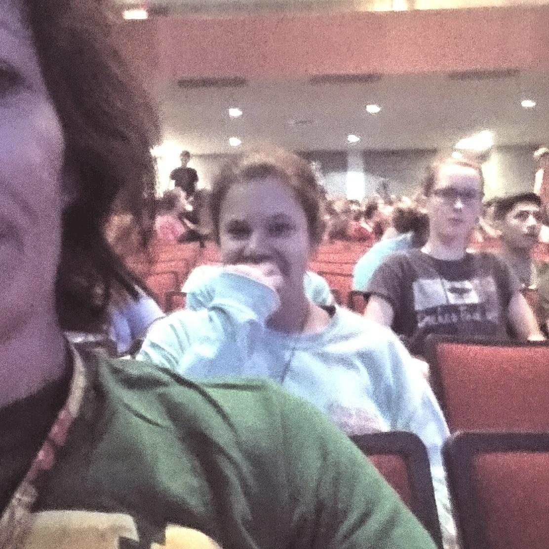 wendypschneider's tweet image. Spying on the people behind you. #spyskills #SLlee2 #cohviason