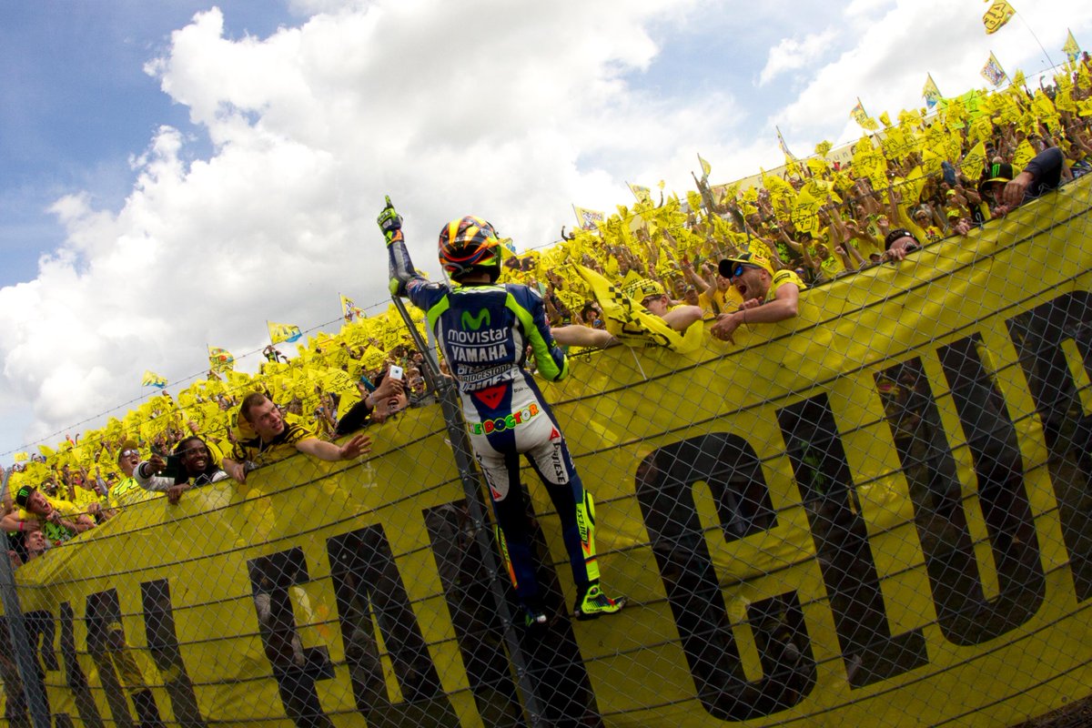 IN Distretto Jakarta on Twitter: "“@MSportsnet Valentino Rossi @ValeYellow46 This is for you, fans! (via @ttcircuitassen) #MSportsLIVE #DutchGP http://t.co/OjEPznoyD1"
