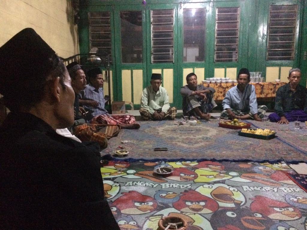 SubektiUpetz's tweet photo. Alhamdulillah buka bersama di Desa Timbrangan lancar, semoga berkah ya Allah #rembangbersatu @tentangREMBANG http://t.co/CWQABw3fei