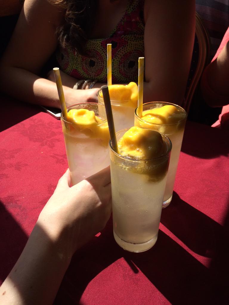 Delicious gin and ting float! Fantastic afternoon with <a href="/TheLiquorists/">The Liquorists</a>