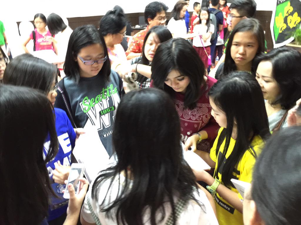 Lia_JuniorMCI's tweet photo. Yeayy .. Tophouse .. Apache.. 👍👍👍 @MerryRiana http://t.co/oRb6IxPEUN