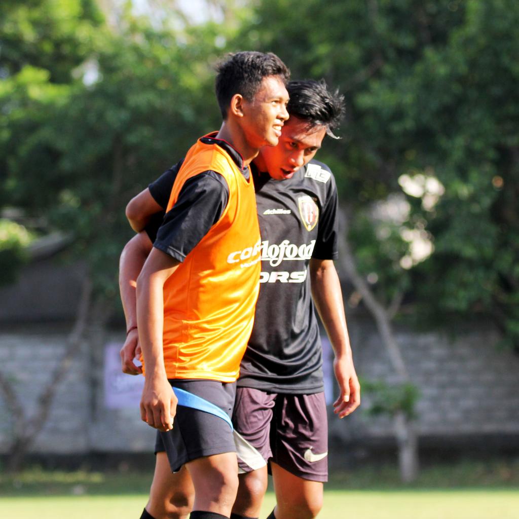 BaliUtd's tweet photo. 2. Sejumlah momen seleksi @BaliUtd U-21 tahap kedua pada hari pertama bersama Coach @indra_sjafri &amp; team, pagi tadi. http://t.co/VmE08rb8v2