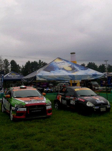 TONOSANCHEZFOTO's tweet photo. #AutoFestAvandaro2015 #Rally24Horas @chris_skert y Mendoza así amanecen. @CNRMRally @Femadac @FoodtrucksDF http://t.co/EyW6RoI04J