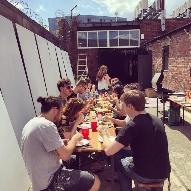 Dukestudioleeds's tweet image. BBQ break time for the team #Powerbuild #Weekend #Creativestudios #Leeds ift.tt/1GQWQDY