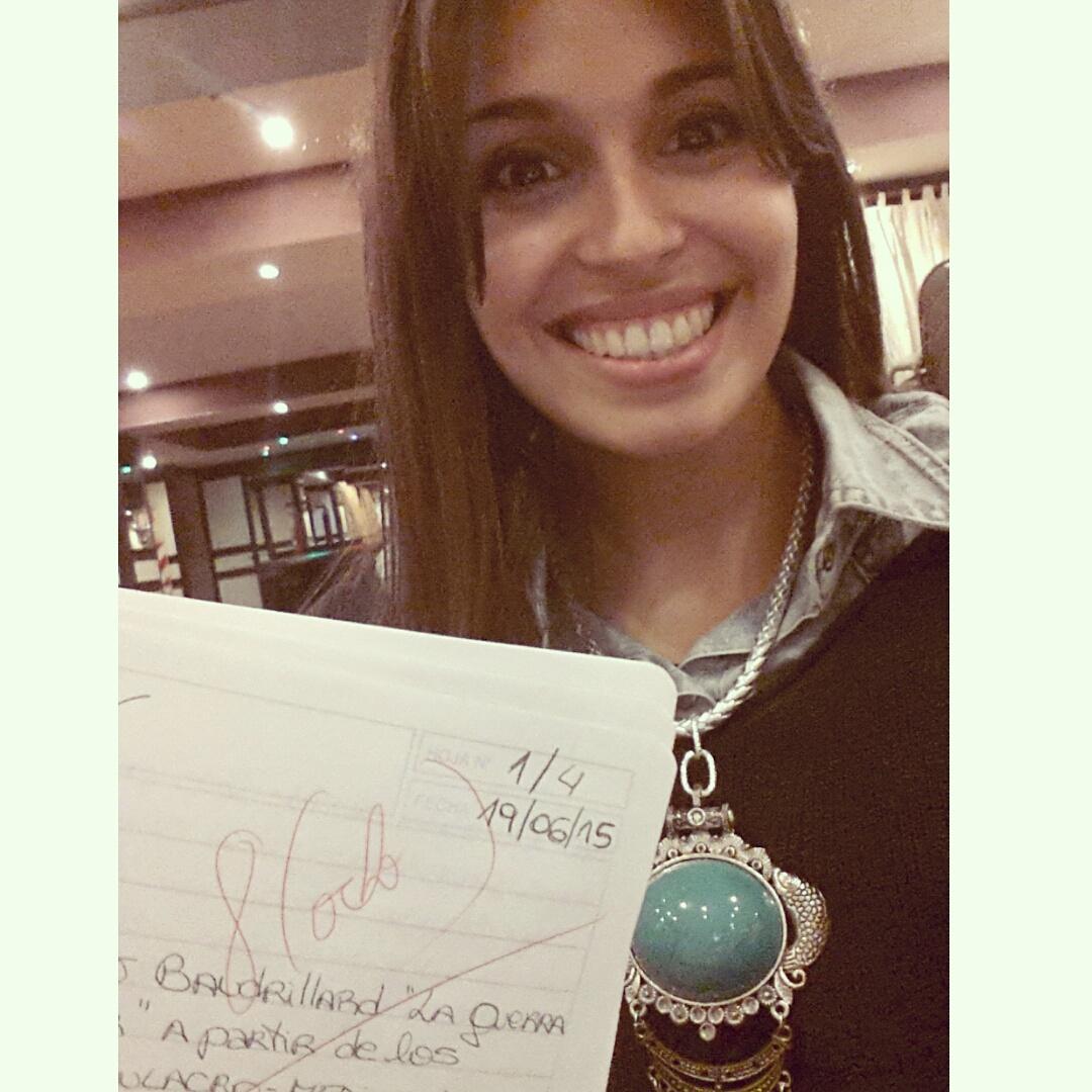 Con esta nota, promedio 9! #altanerd gracias <a href="/FioraBijouterie/">FiorArte</a> por este collar divino!