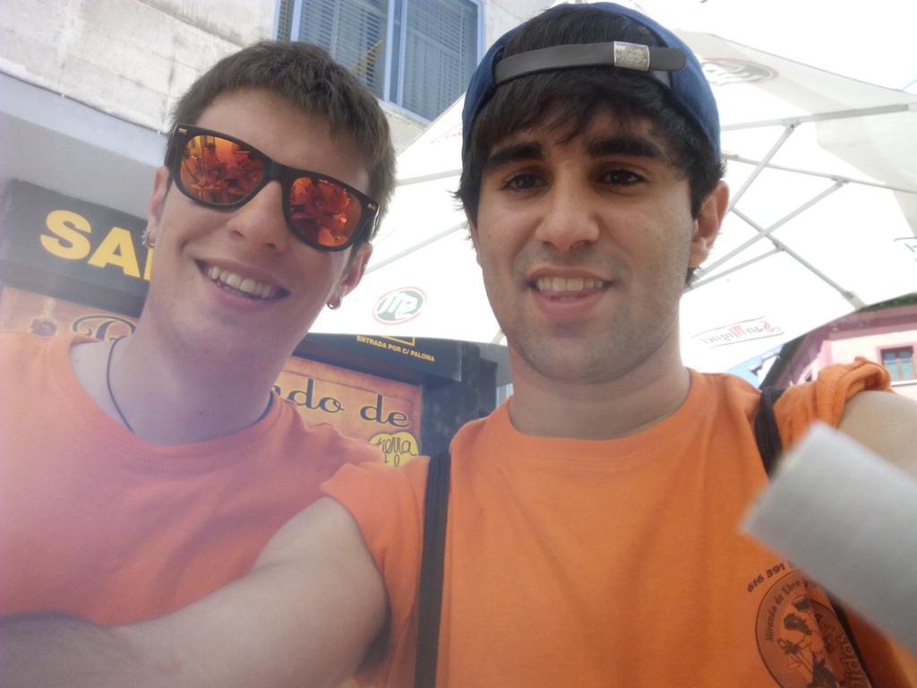 Solfamidas14's tweet photo. Mi compañero de cama @davideolcoz http://t.co/ByEZrtiV4I
