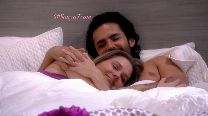 SonyaTeam's tweet photo. [@TierradeReyes #Cap138📷❤️] #Cayetana(@Sonya_Smith) se ve tan juvenil #Leonardo(@FabianRioss) #Cayenardo @Rossnegrin http://t.co/dguazFpPDD