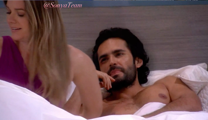 SonyaTeam's tweet photo. [@TierradeReyes #Cap138📷❤️] #Cayetana(@Sonya_Smith) se ve tan juvenil #Leonardo(@FabianRioss) #Cayenardo @Rossnegrin http://t.co/dguazFpPDD