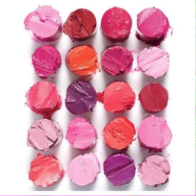 TheClothesShow's tweet photo. What's your Saturday night shade, ladies? 💓💋 #beauty #lipstick #pinkorred http://t.co/Q6D2h4FwvC