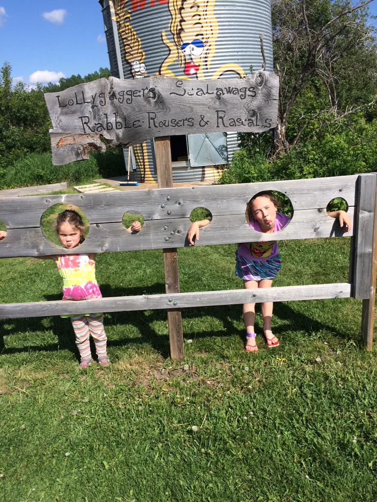 mollyrules's tweet photo. @CalgarysChild Hanging out @KaybenFarms #YYCSummerFun http://t.co/wz13rmUAfJ