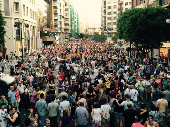 Visca la llibertat d'estimar sense fronteres! València s'ompli d'#Orgull2015!