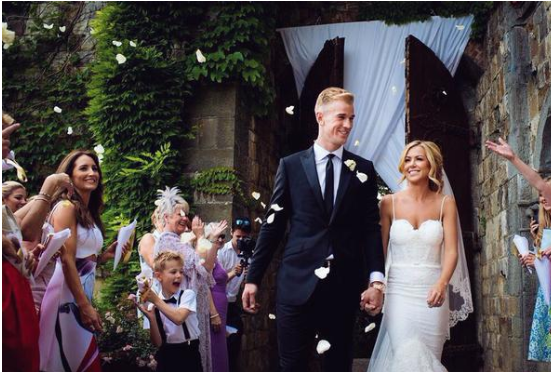 clappingmedia's tweet photo. [#Mariage] Week-end de mariage pour Joe Hart ! http://t.co/UnYHj5NHEr